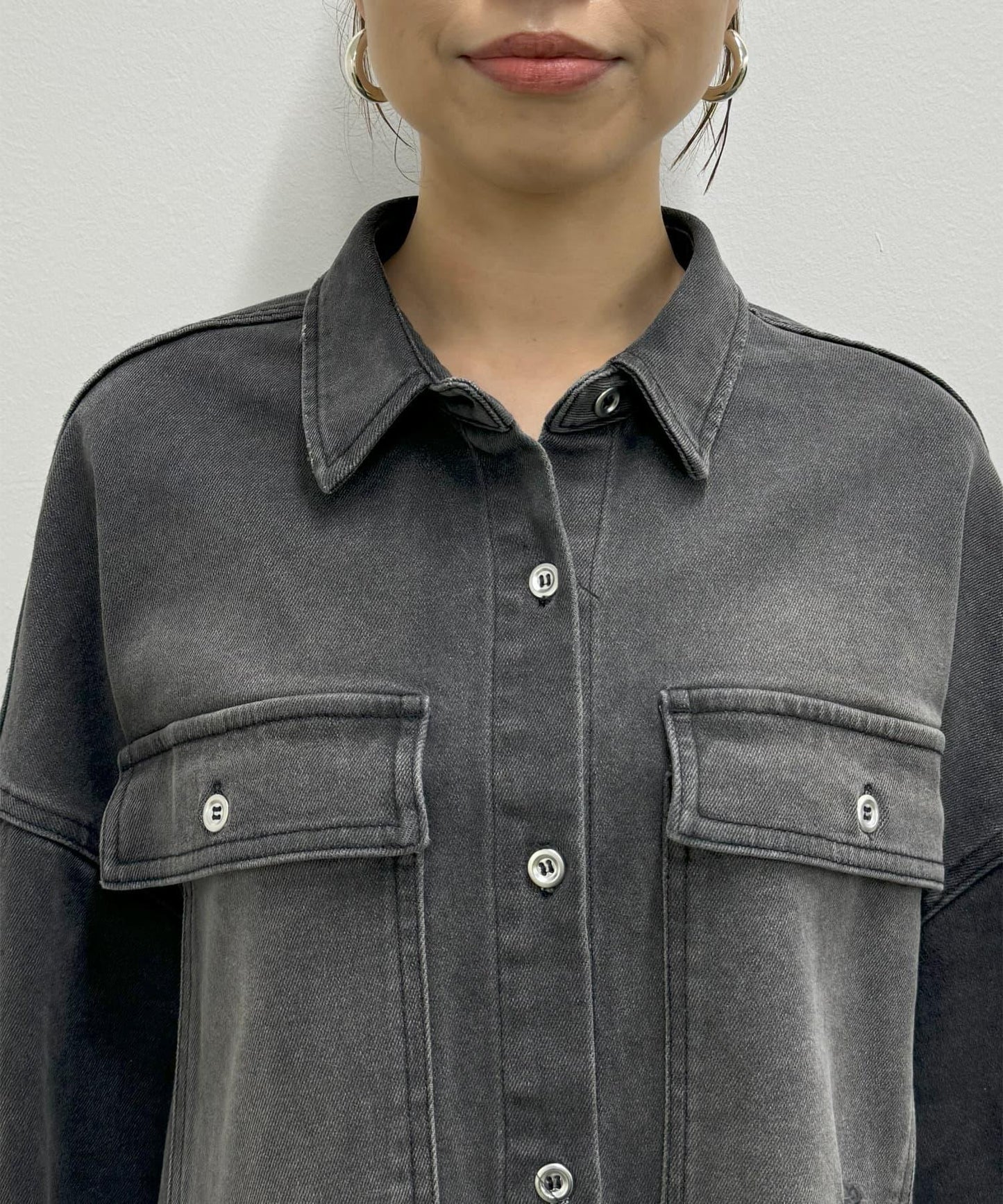 破洞牛仔襯衫