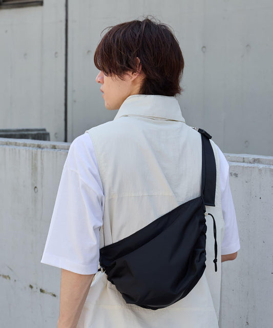 合成尼龍褶皺肩揹包