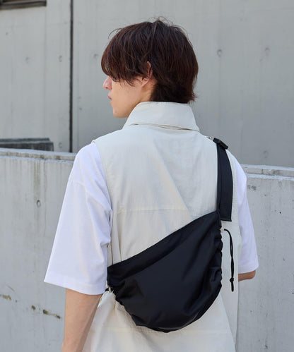 合成尼龍褶皺肩揹包