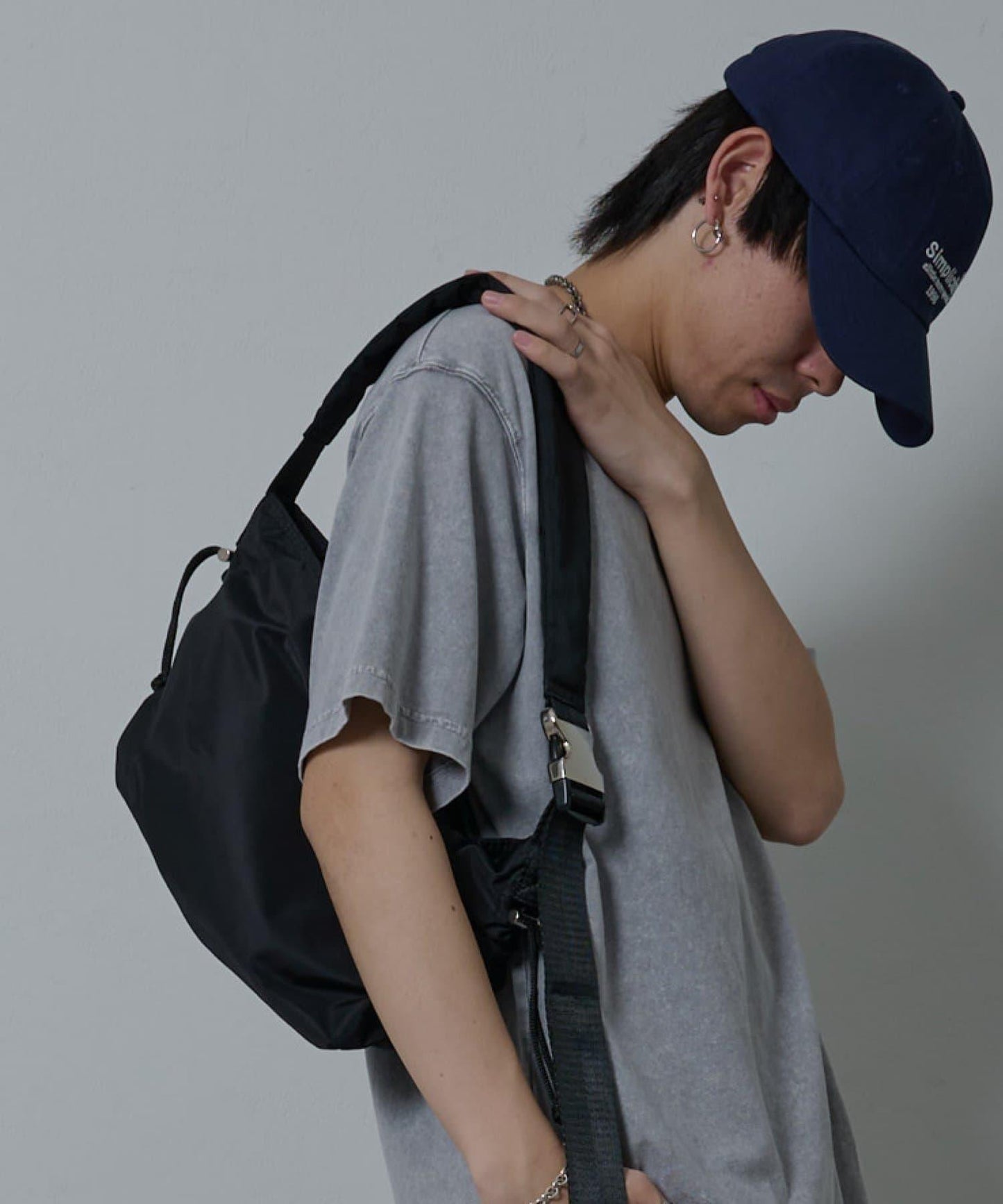 合成尼龍褶皺肩揹包