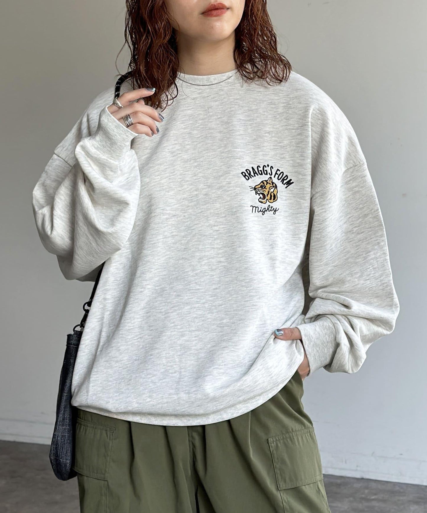 多色刺繡衛衣