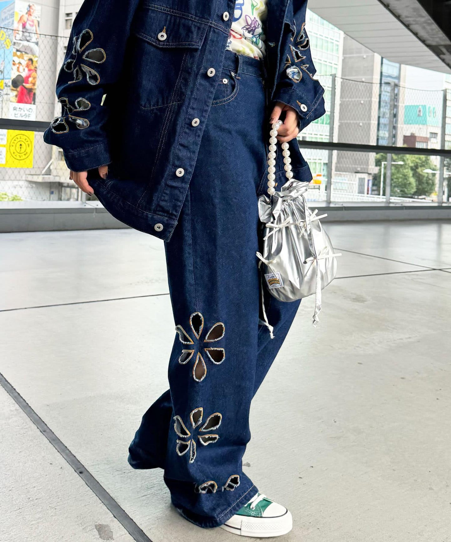 【2024AW】【HELLO.SANFRANCISCO/你好，舊金山】花朵剪裁牛仔褲