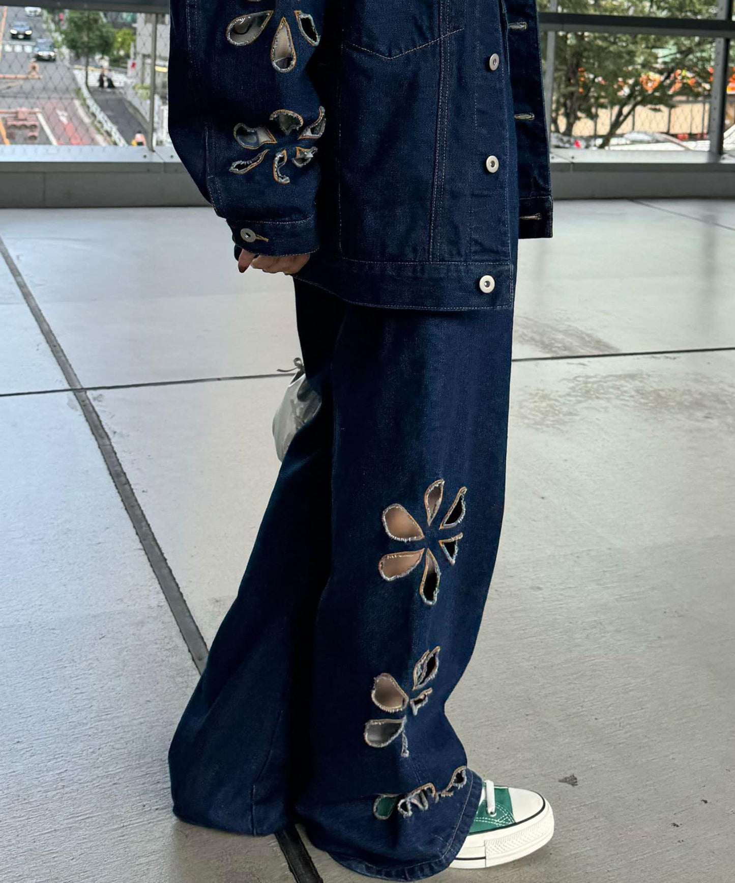 【2024AW】【HELLO.SANFRANCISCO/你好，舊金山】花朵剪裁牛仔褲