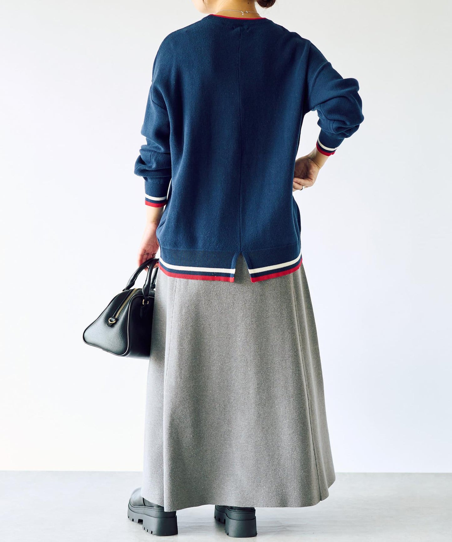 《限定·穿著舒適》條紋針織衫