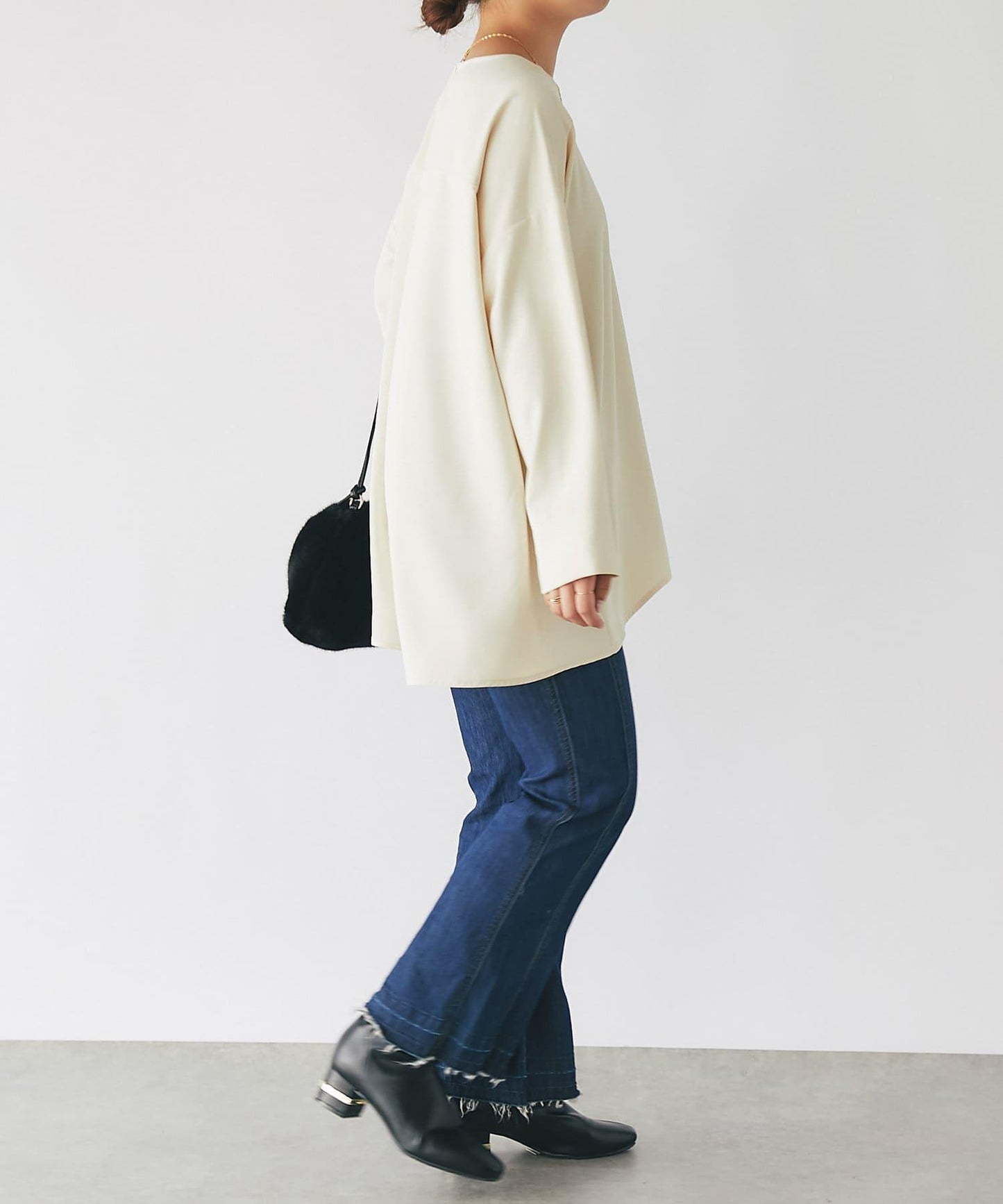 《長季節穿著》後扣T恤襯衫