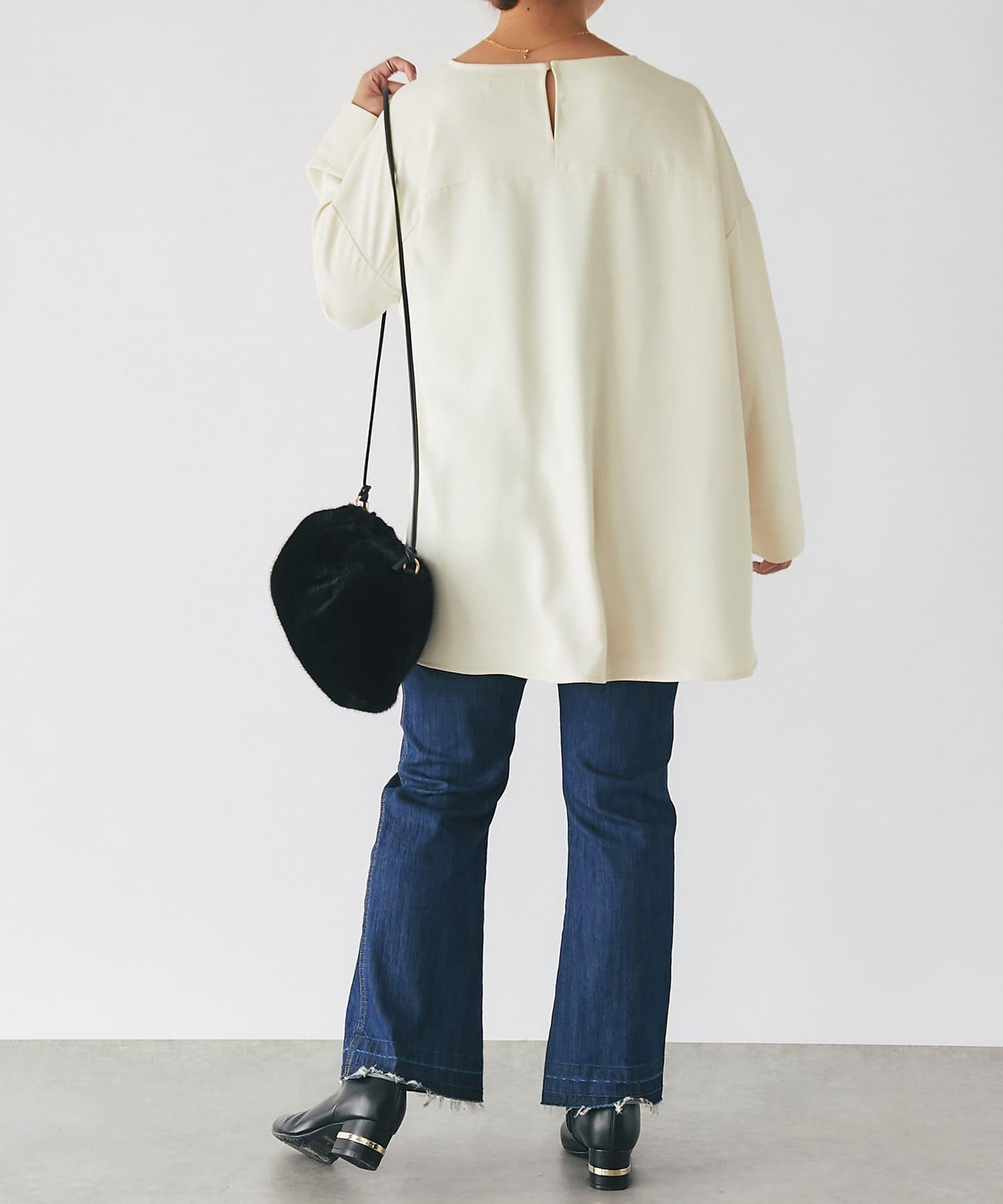 《長季節穿著》後扣T恤襯衫