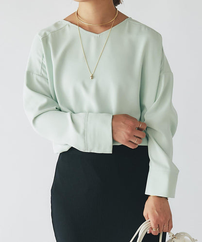 《長季節穿著》後扣T恤襯衫