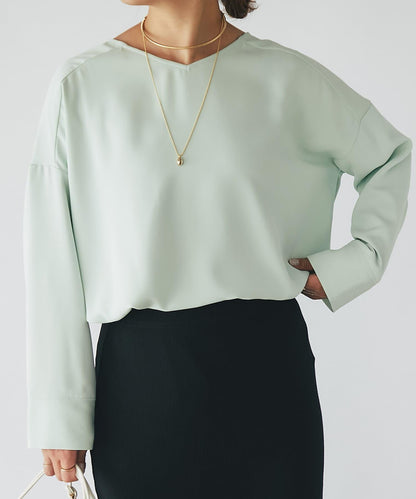 《長季節穿著》後扣T恤襯衫