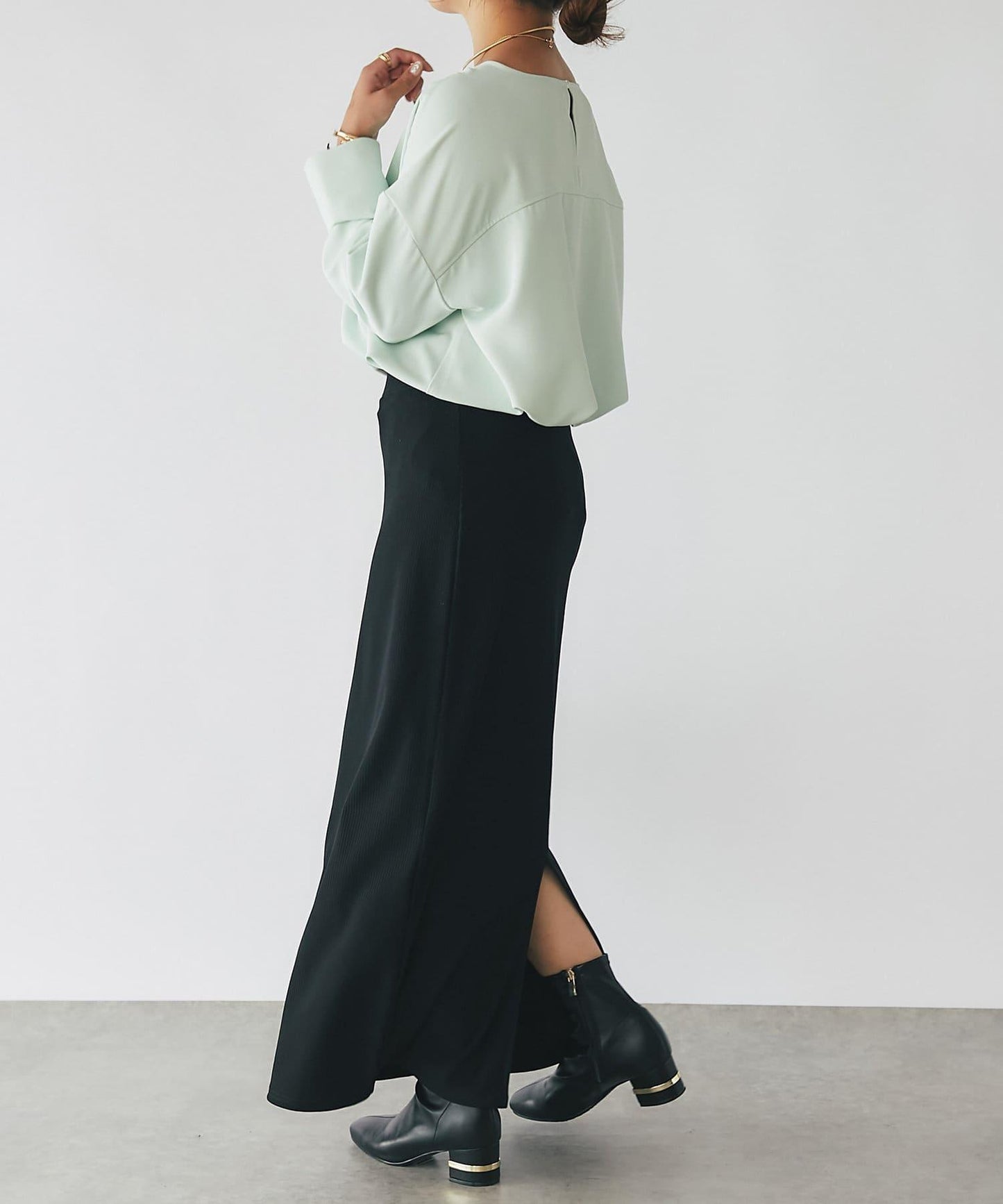 《長季節穿著》後扣T恤襯衫