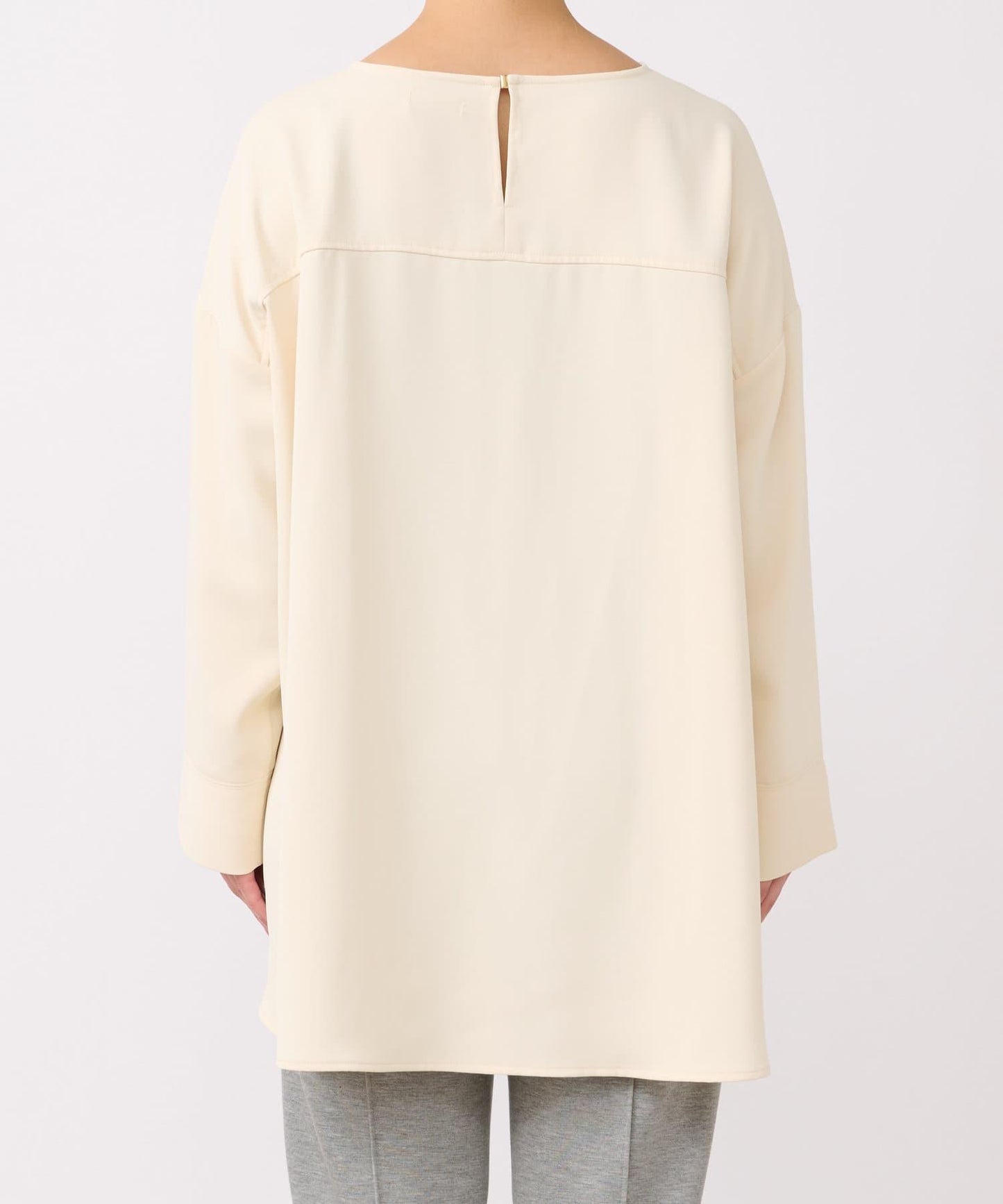 《長季節穿著》後扣T恤襯衫