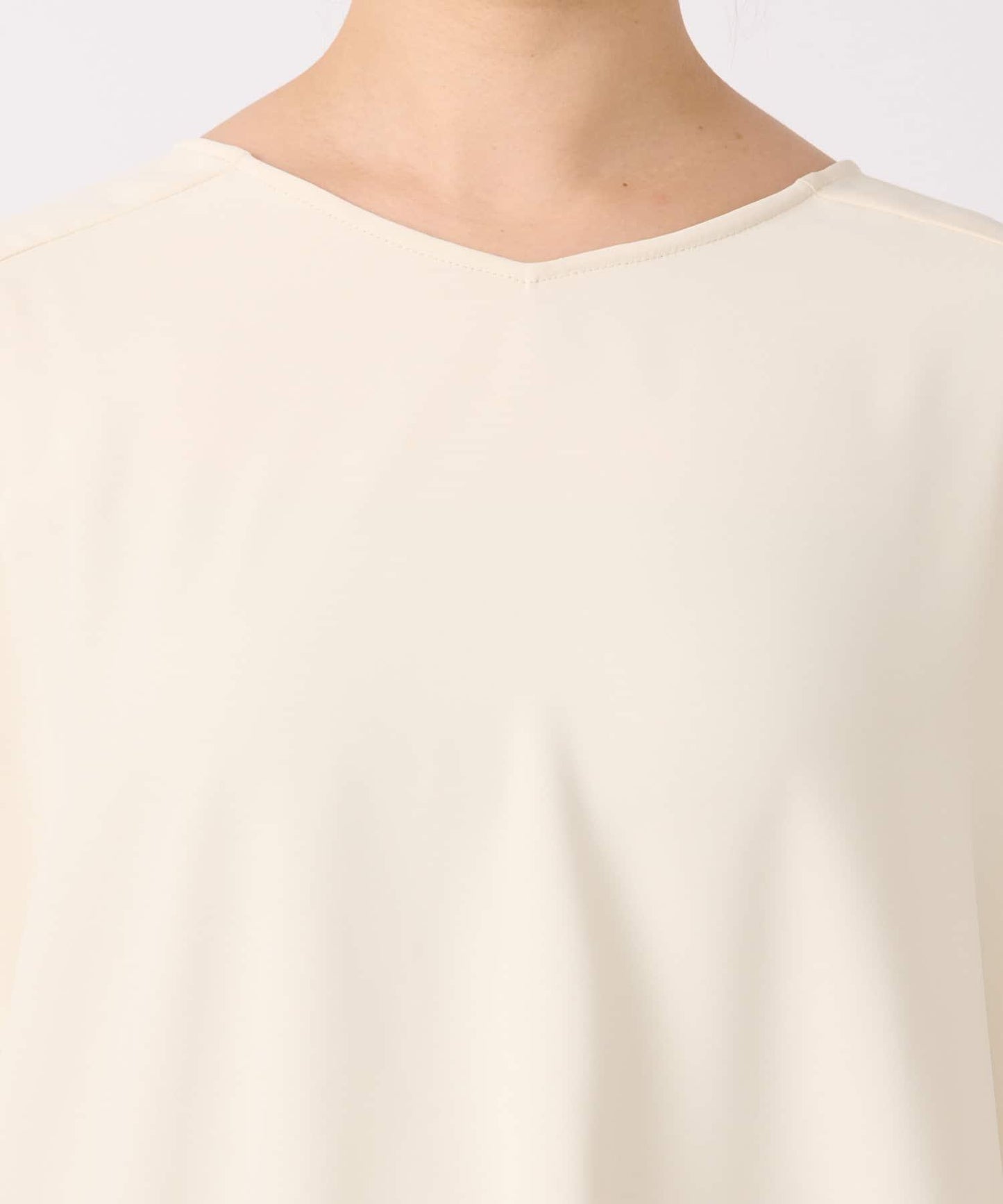 《長季節穿著》後扣T恤襯衫