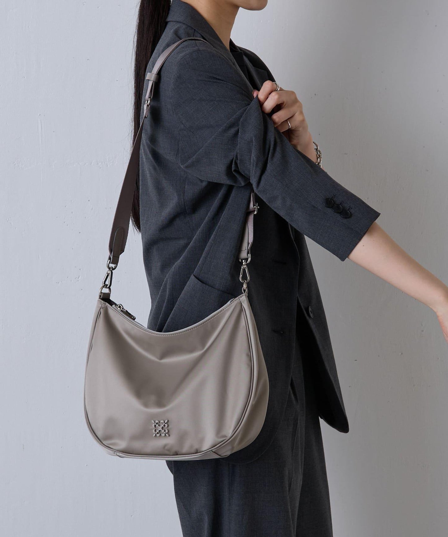 【260克・輕微防水】雲朵尼龍2way肩包