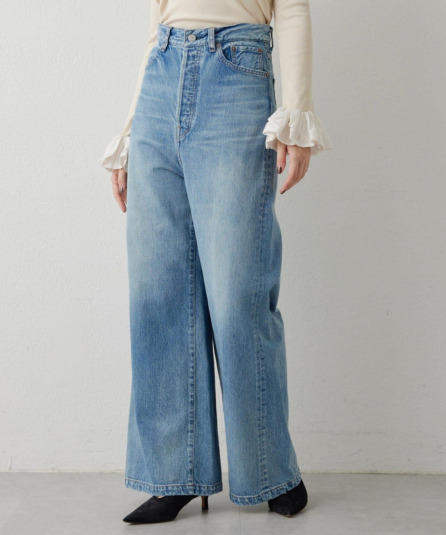 寬腿喇叭牛仔褲