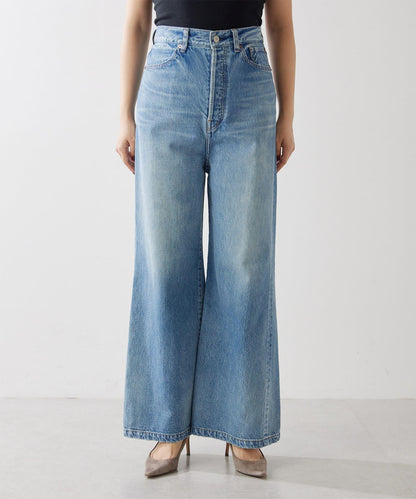 寬腿喇叭牛仔褲