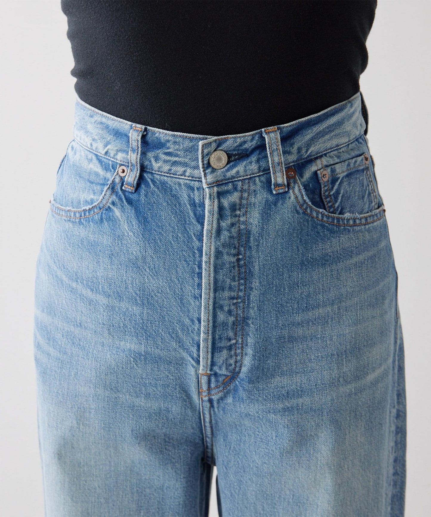 寬腿喇叭牛仔褲