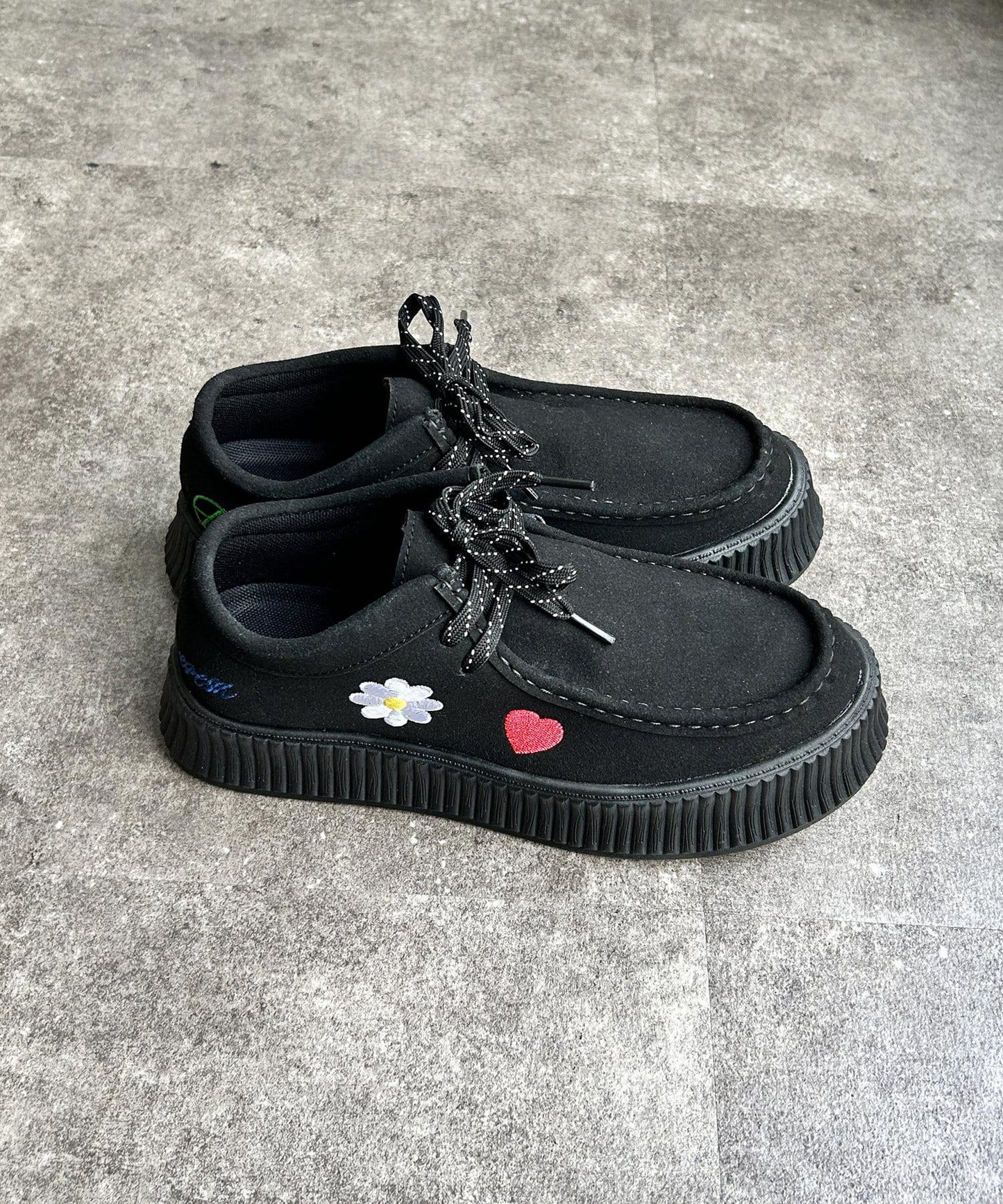 塗鴉刺繡厚底便鞋