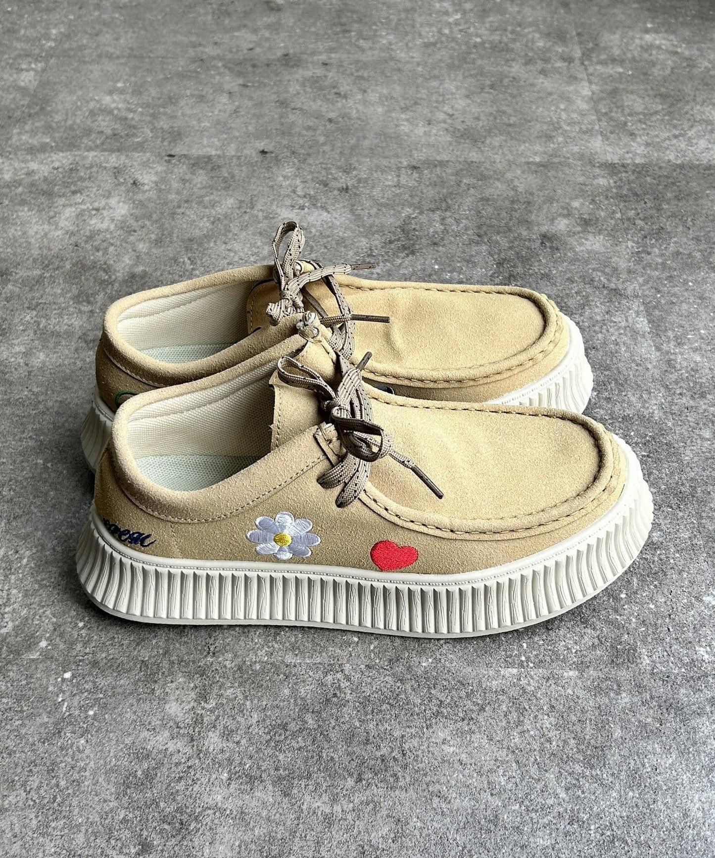 塗鴉刺繡厚底便鞋