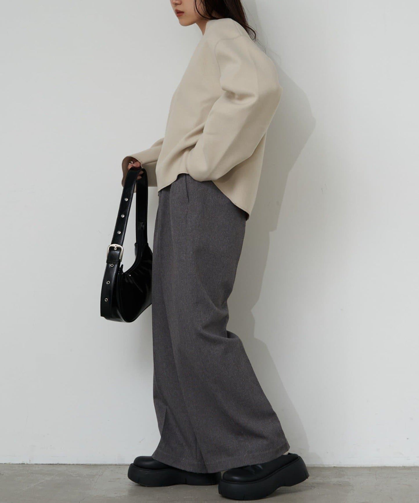 《套裝搭配》羊毛絨立領袖子褶皺上衣