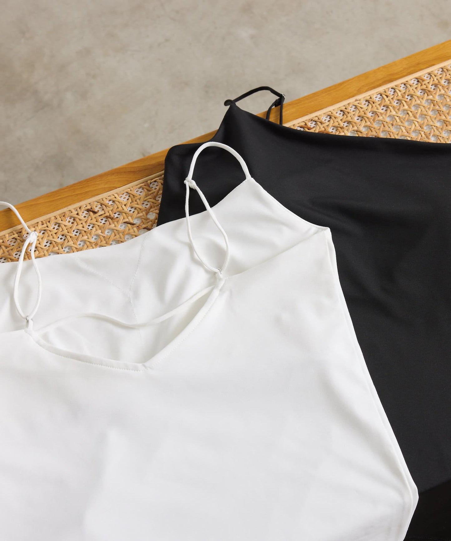 【帶杯】平滑吊帶背心