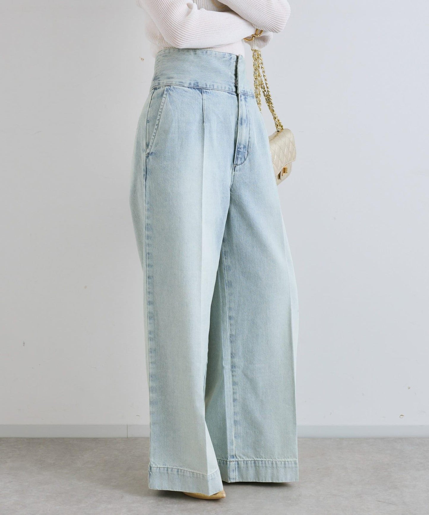 後背係扣裝寬鬆牛仔褲