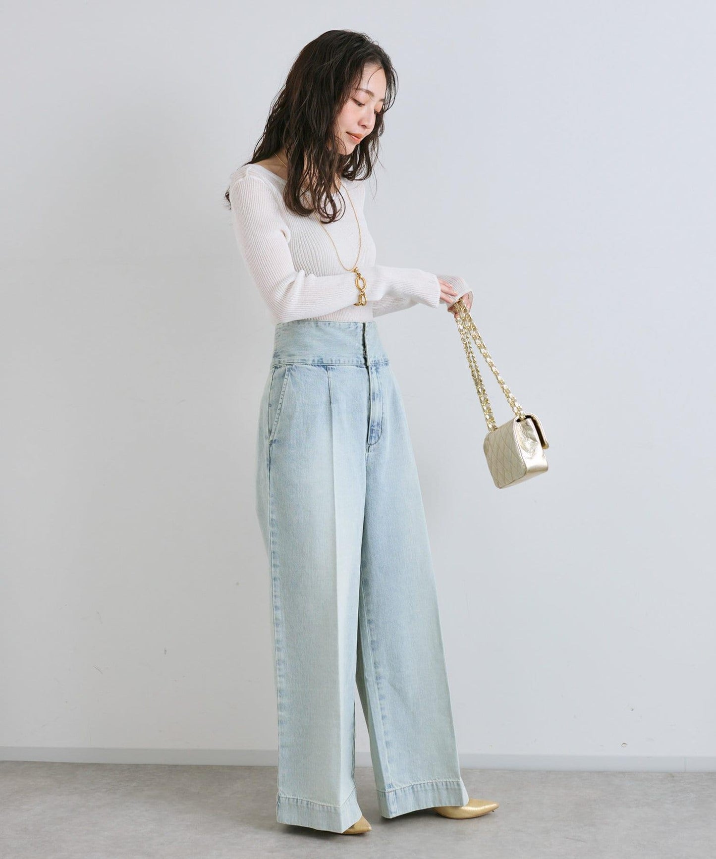 後背係扣裝寬鬆牛仔褲