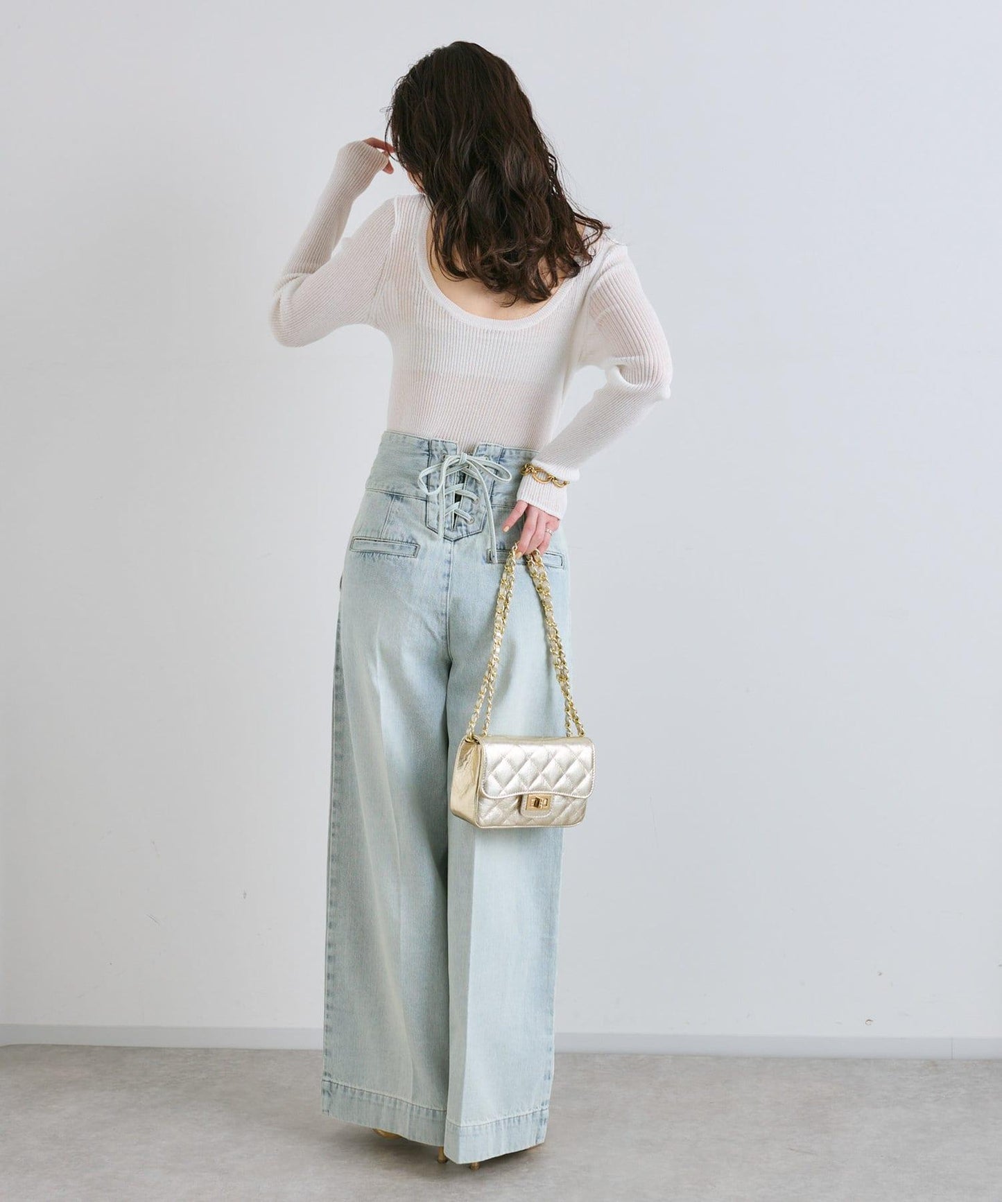 後背係扣裝寬鬆牛仔褲