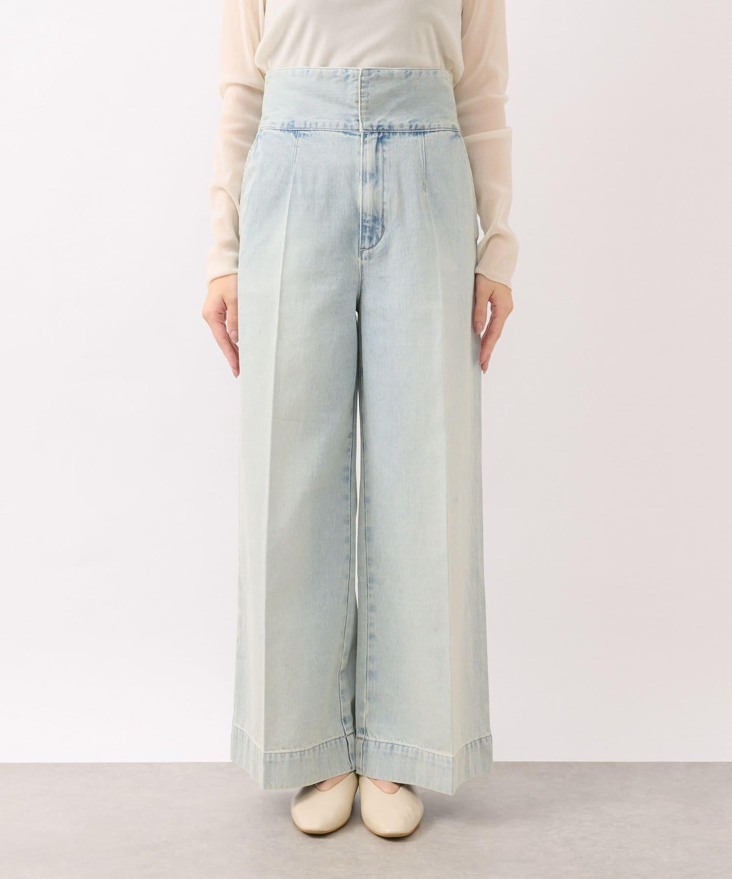 後背係扣裝寬鬆牛仔褲