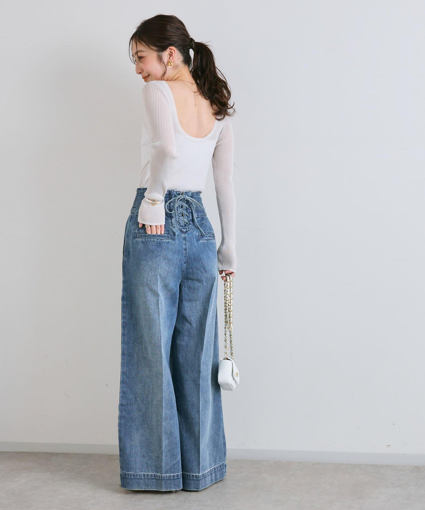 後背係扣裝寬鬆牛仔褲