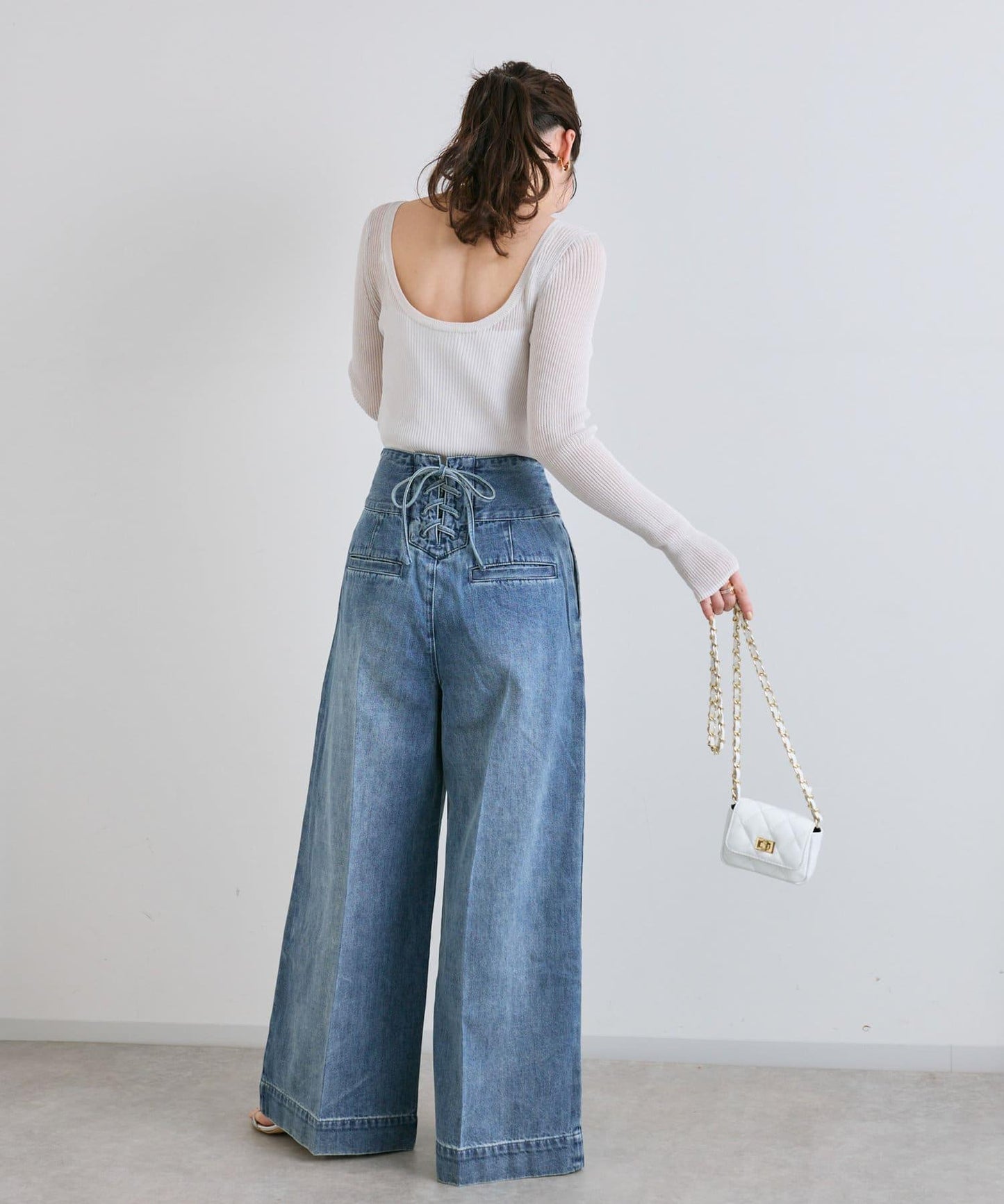 後背係扣裝寬鬆牛仔褲