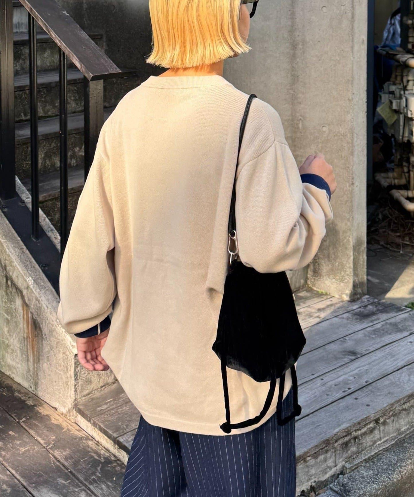 寬鬆剪裁圓領T恤款針織衫