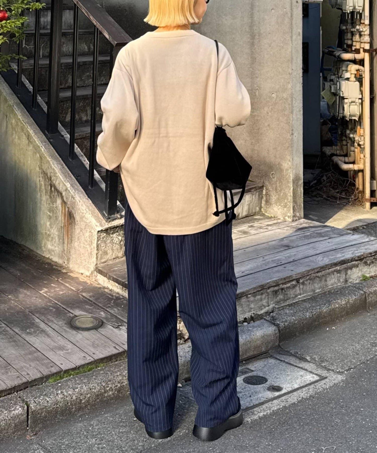 寬鬆剪裁圓領T恤款針織衫