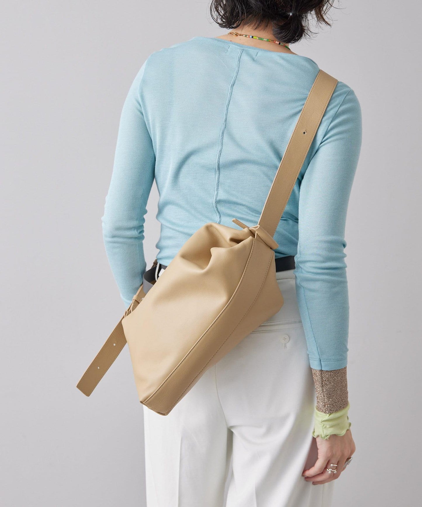 《全真皮》兩用皮革肩揹包