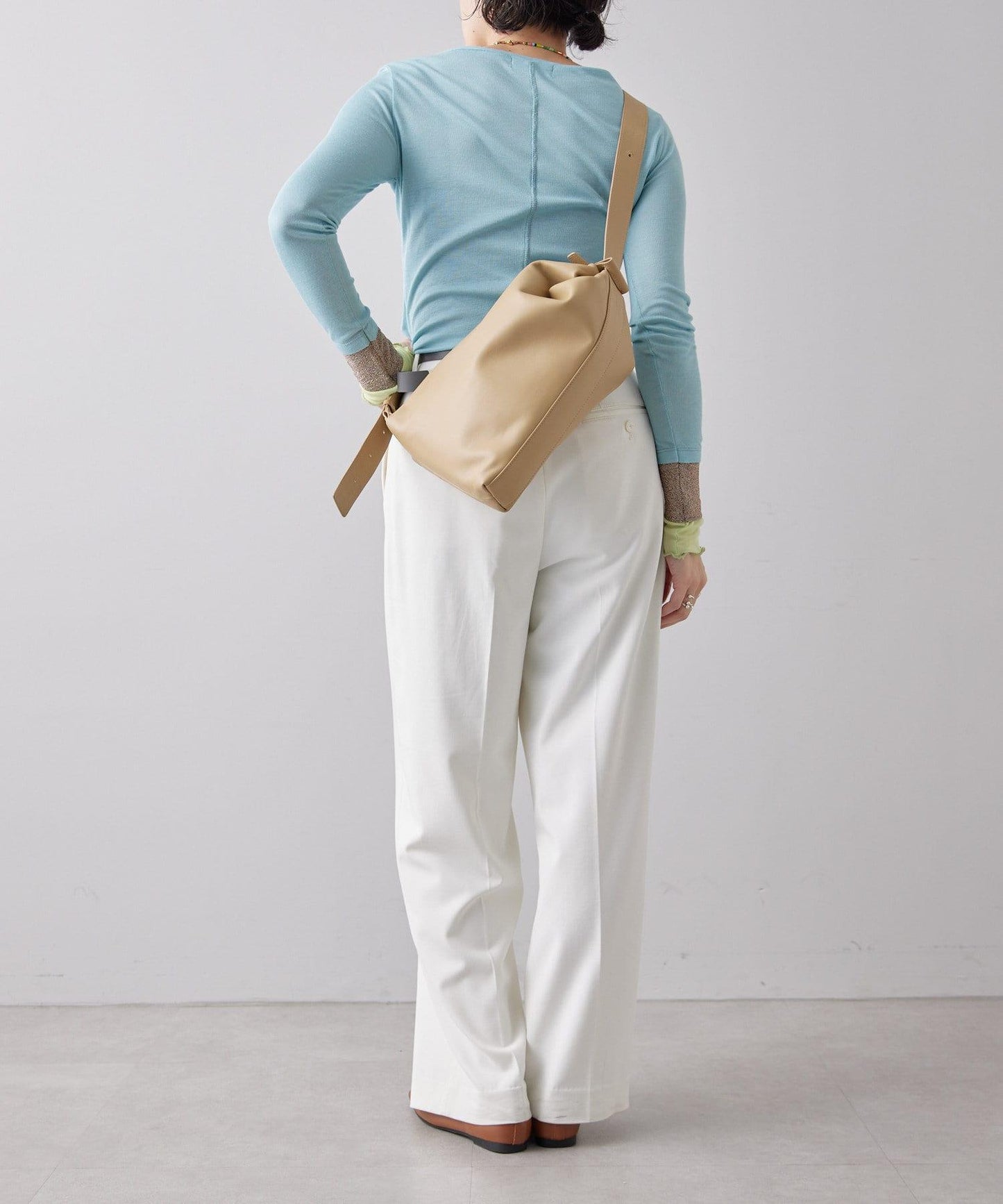 《全真皮》兩用皮革肩揹包