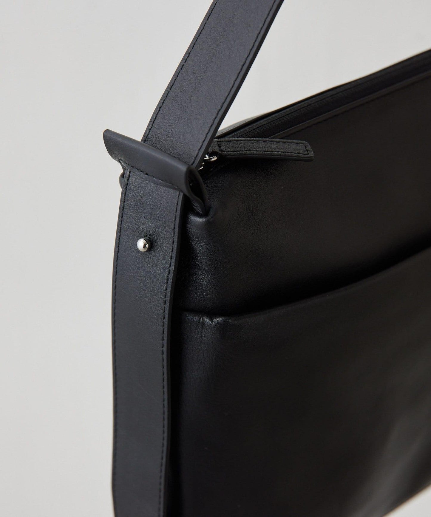 《全真皮》兩用皮革肩揹包