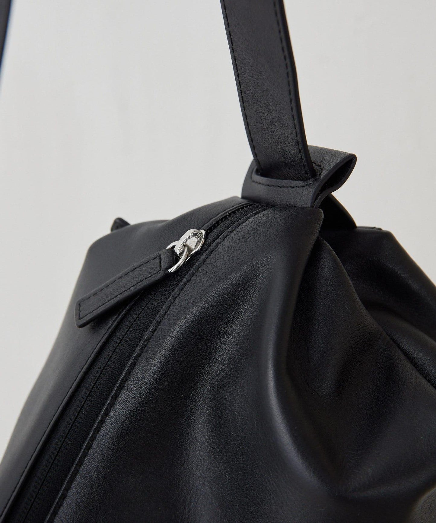 《全真皮》兩用皮革肩揹包