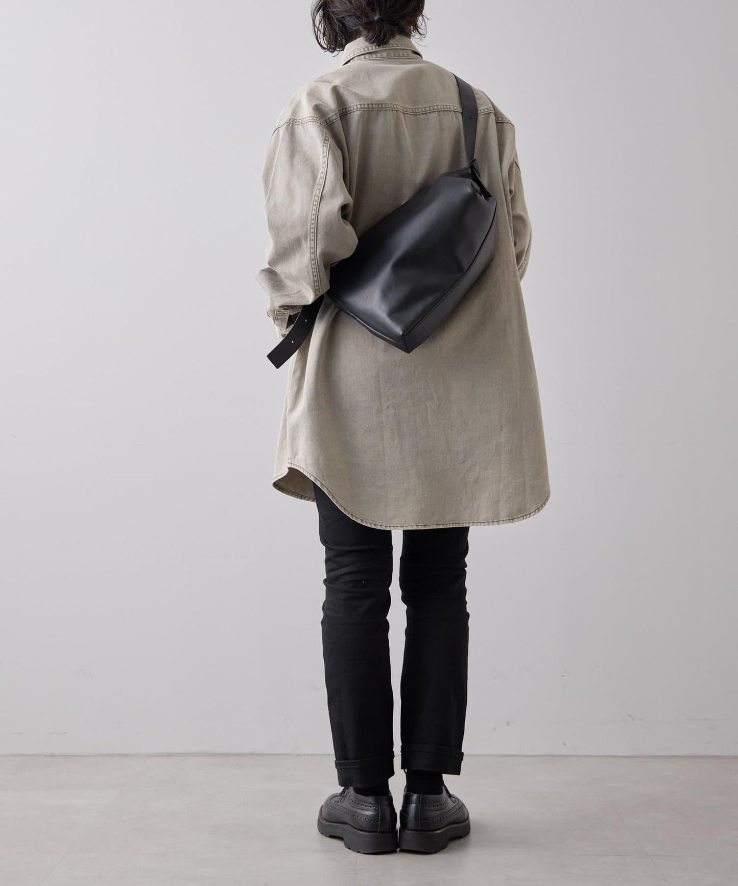 《全真皮》兩用皮革肩揹包