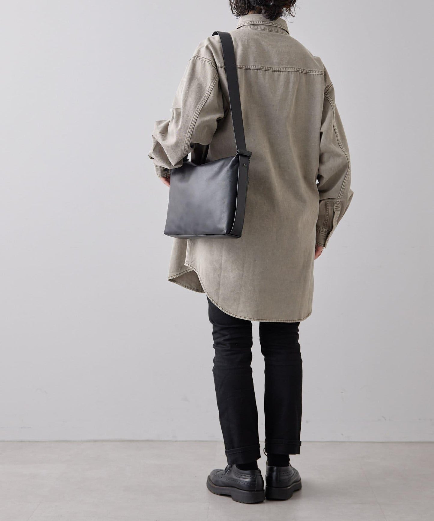 《全真皮》兩用皮革肩揹包