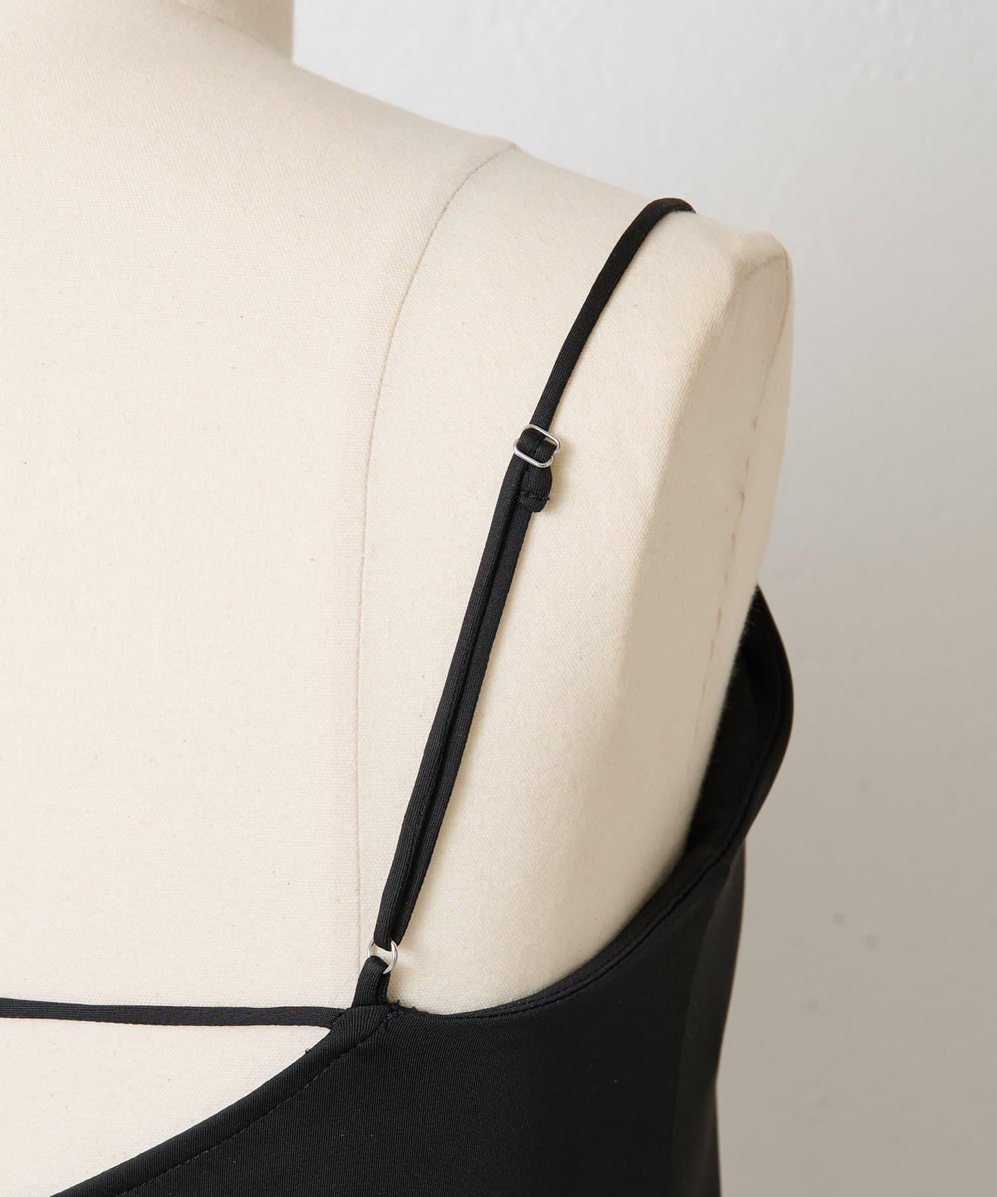 【帶杯】平滑吊帶背心