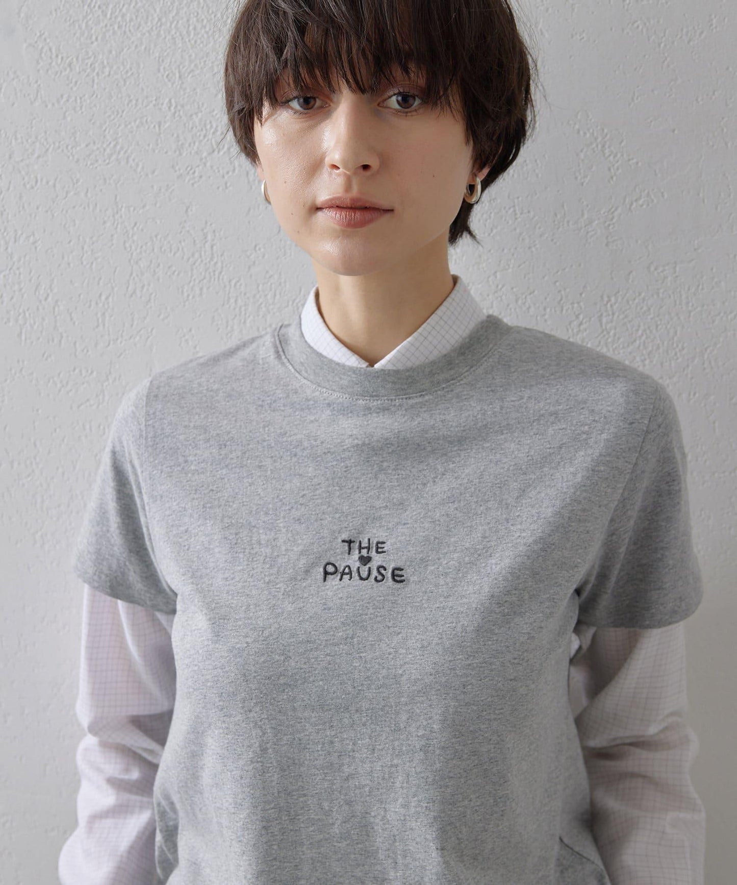 【THE PAUSE】THE PAUSE刺繡T恤