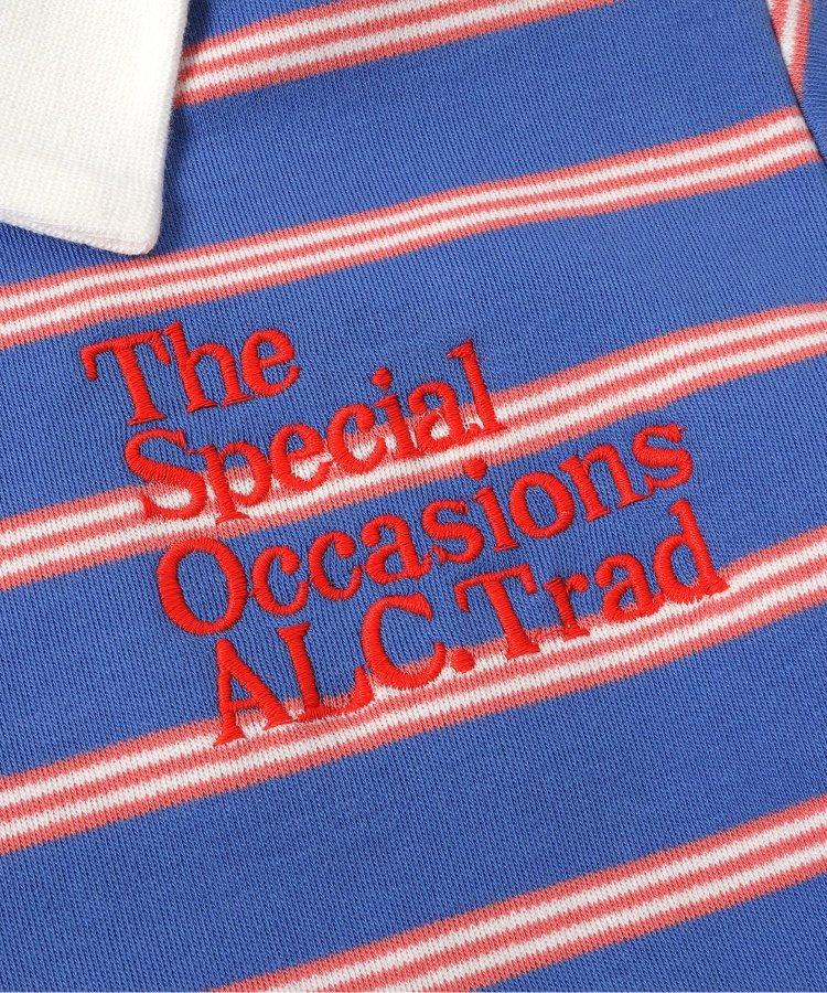 帶領口的多色條紋T恤