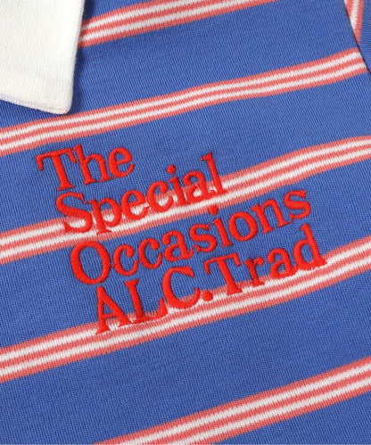 帶領口的多色條紋T恤