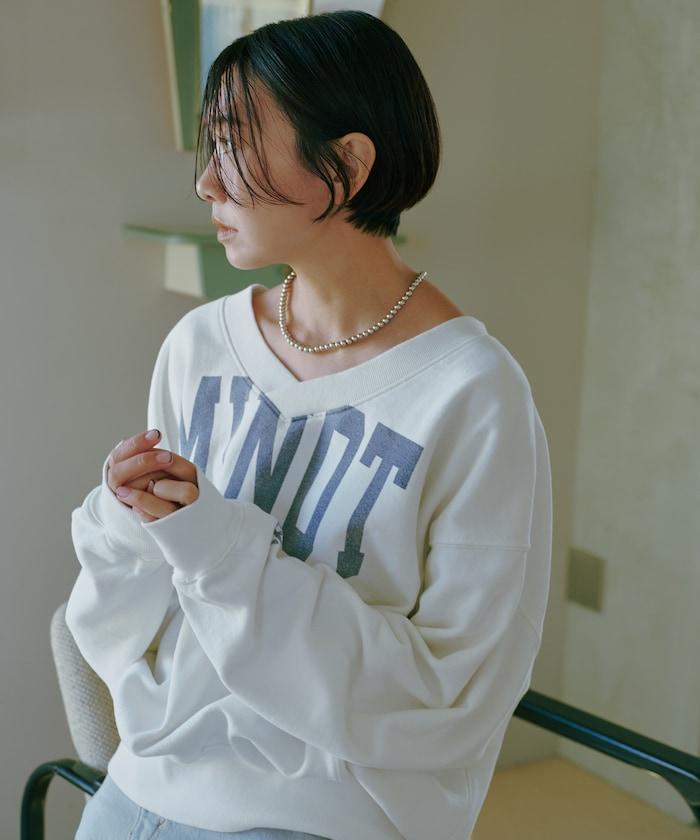 復古風 V領標誌衛衣