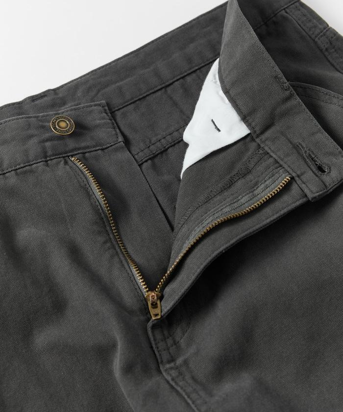 寬鬆剪裁工裝褲