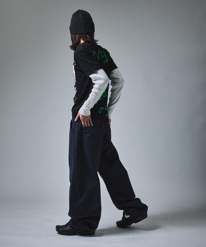 寬鬆剪裁工裝褲