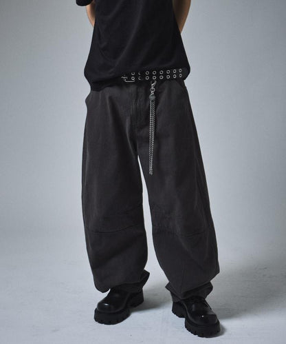 寬鬆剪裁工裝褲