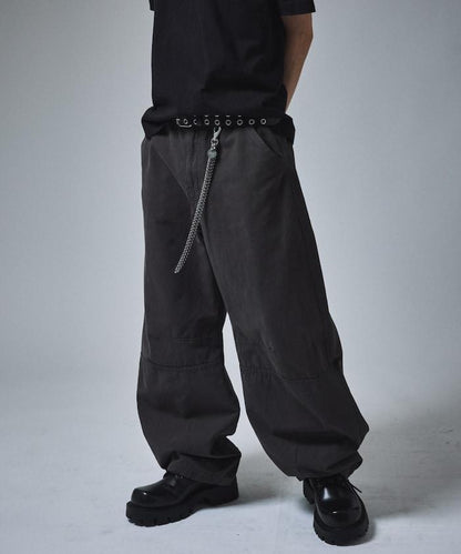 寬鬆剪裁工裝褲