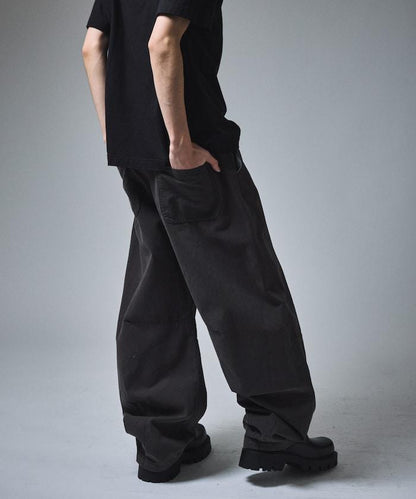 寬鬆剪裁工裝褲