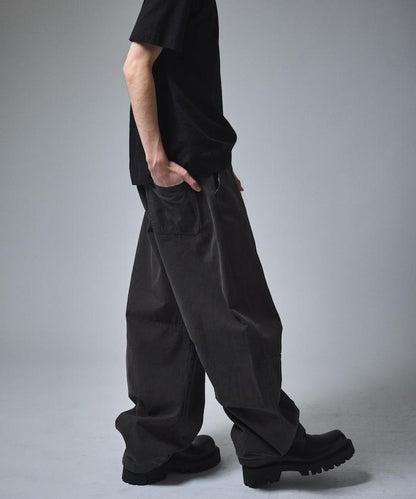 寬鬆剪裁工裝褲