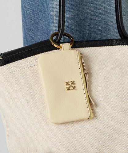 【可放卡片】帶卡拉賓的軟皮多功能盒