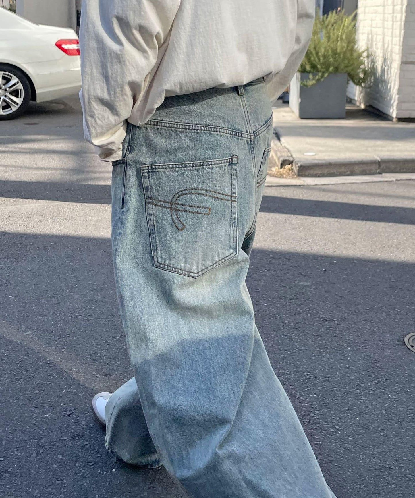 【藍色牛仔布/藍色牛仔布】寬鬆牛仔褲